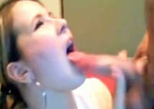 Cute chick sucks her guy's 10-Pounder and spices things up with a swear priceless handjob